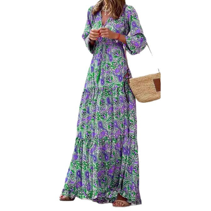Maxi dress for women with floral patterns and a trendy waist belt Lune London