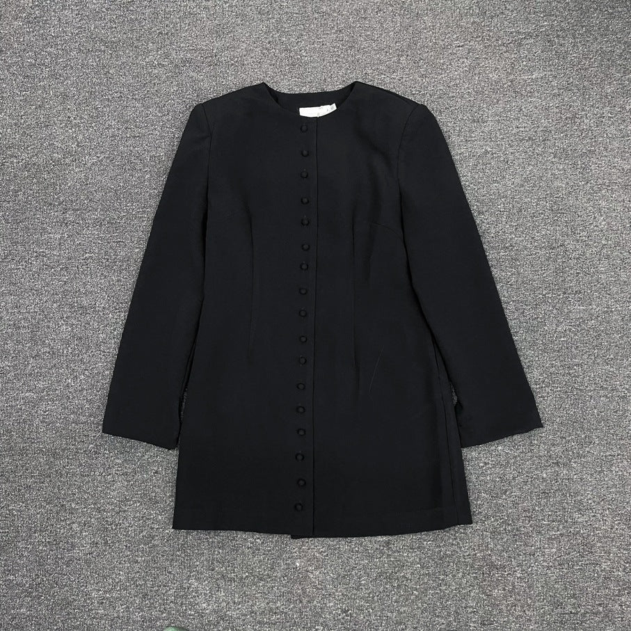 Blazer élégant pour femmes avec patte de boutonnage et silhouette minimaliste Chic & Stil