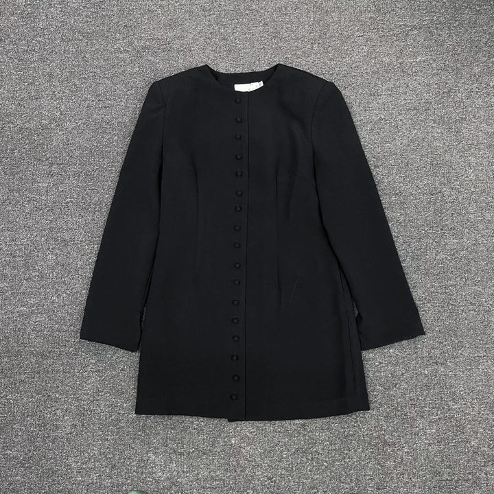 Blazer élégant pour femmes avec patte de boutonnage et silhouette minimaliste Chic & Stil