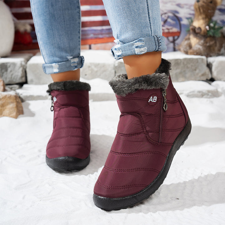 Women's winter boots with practical zip and cozy inner lining Lune London