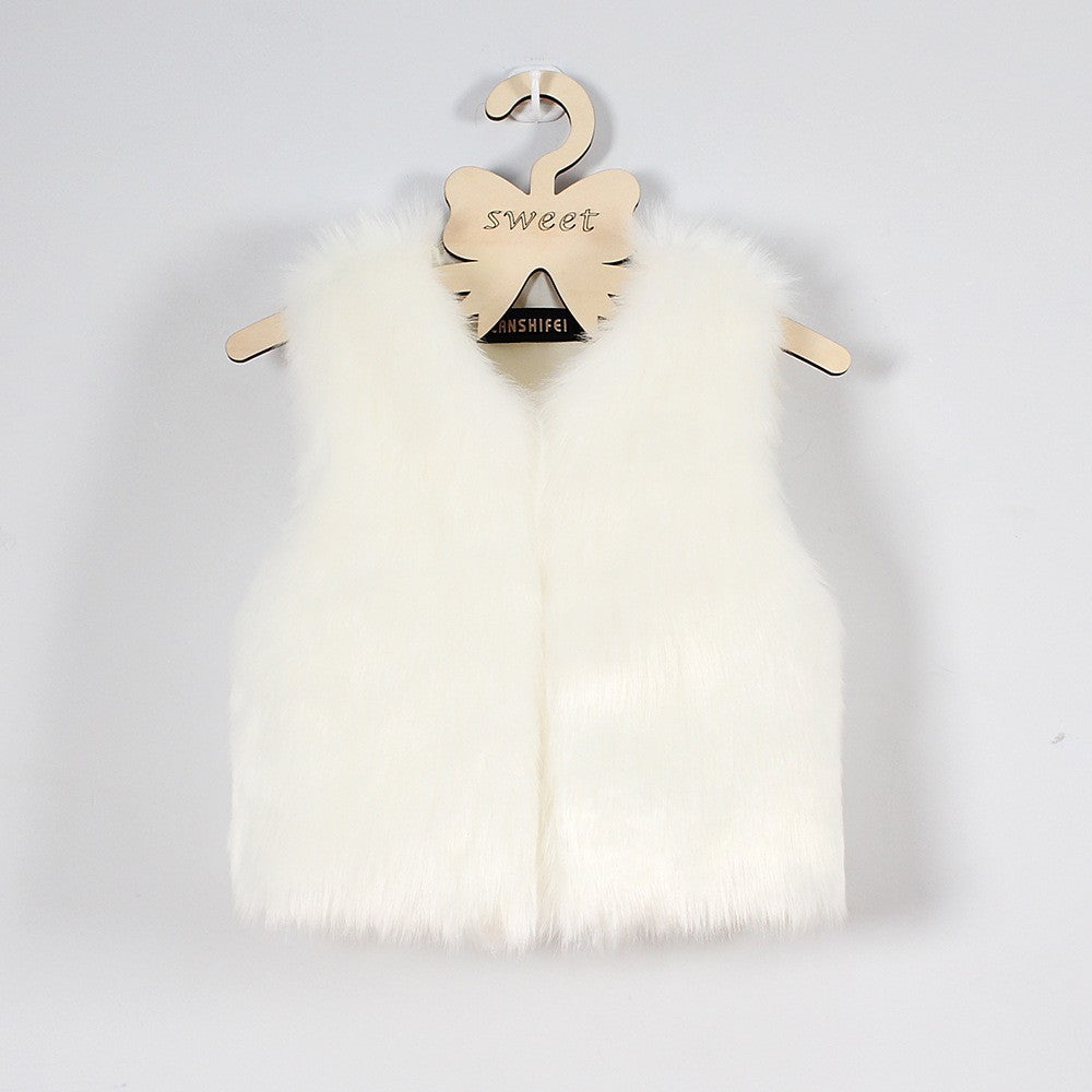 Women's soft faux fur vest with an elegant design Lune London