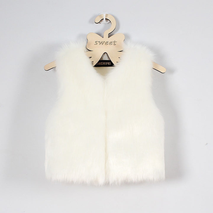Women's soft faux fur vest with an elegant design Lune London