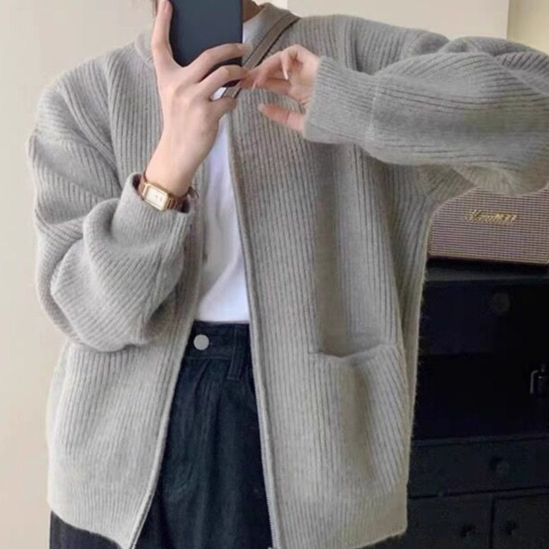 Cardigan en tricot confortable pour femmes avec col haut Chic & Stil