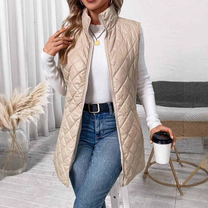 Ladies Elegant quilted vest with wide collar and practical pockets Lune London