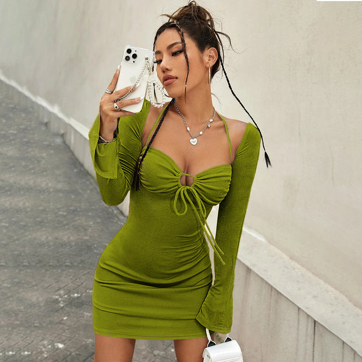 Robe mini ajustée pour femmes avec décolleté en V ajustable et manches longues Chic & Stil