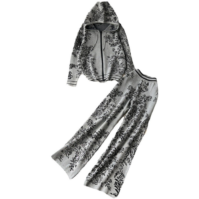 Fashion leisure set for women with hoodie and floral pattern Lune London