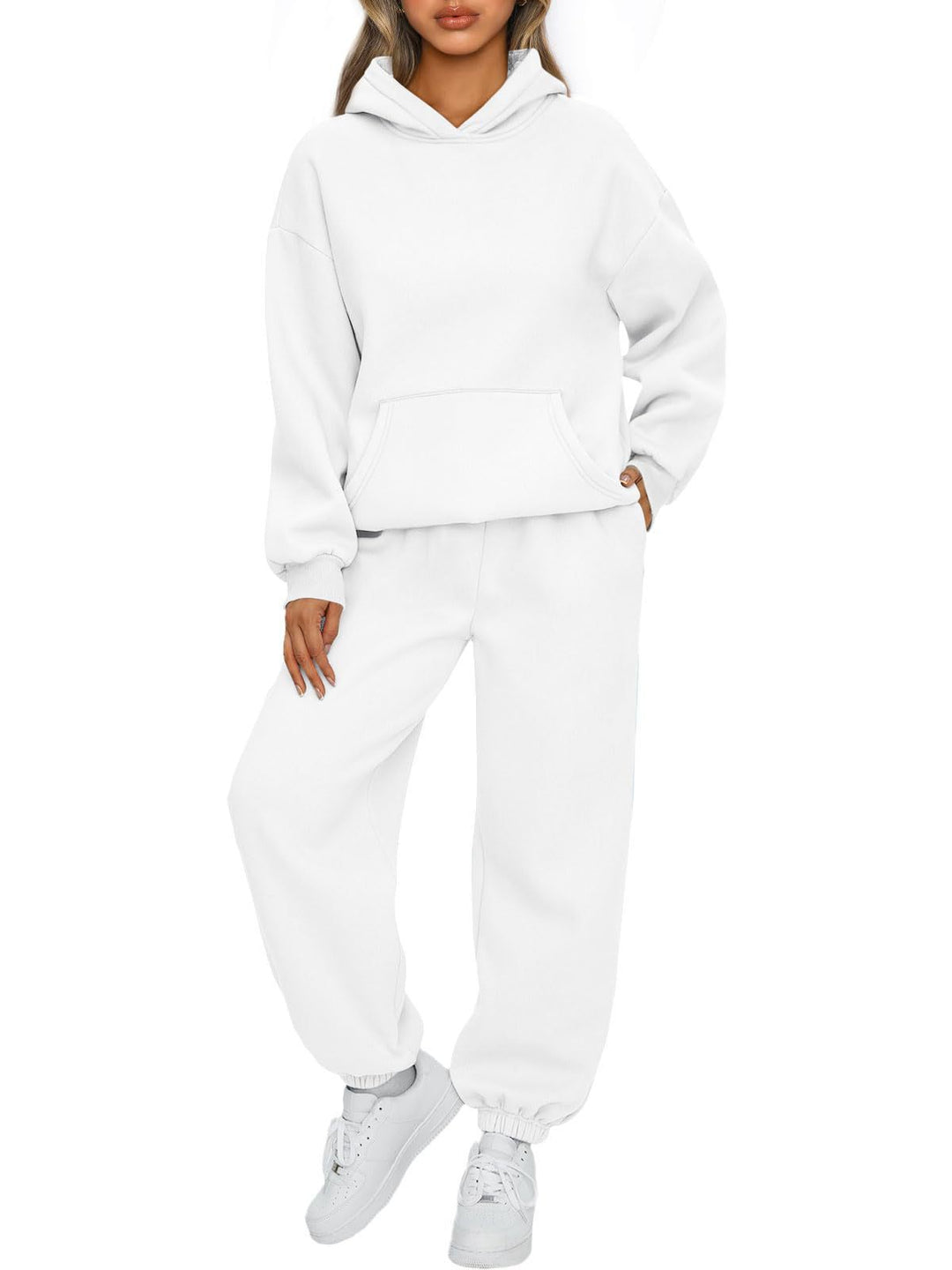 Women's Comfortable Hoodie Suit Made of Soft Sweat Fabric Chic & Stil
