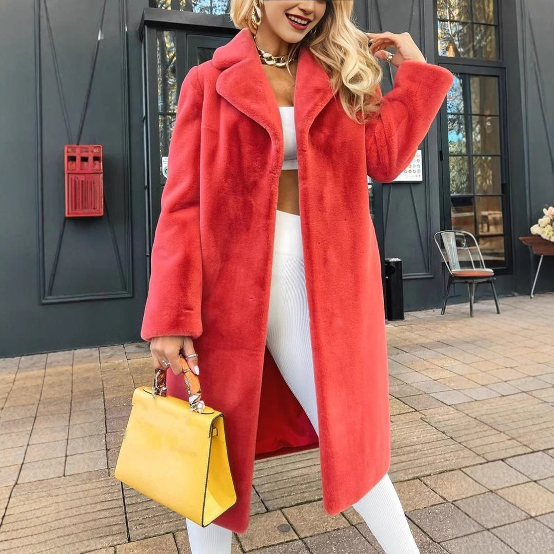 Women Elegant long coat in soft fleece with lapels and side pockets Lune London