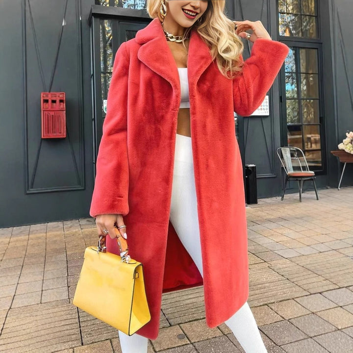 Women Elegant long coat in soft fleece with lapels and side pockets Lune London