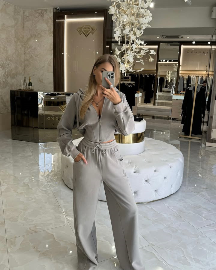 Women's sporty leisure set with hoodie and loose fit Lune London