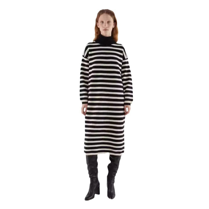 Robe tricotée pour femmes avec un motif de rayures bloc moderne et une coupe décontractée Chic & Stil