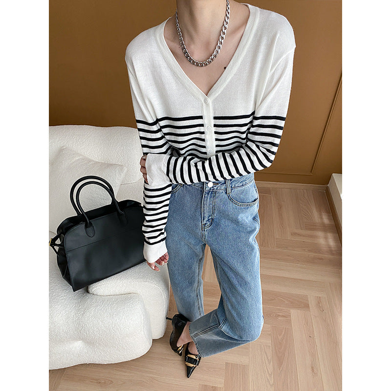 Women's high-waisted jeans with cropped fit Chic & Stil