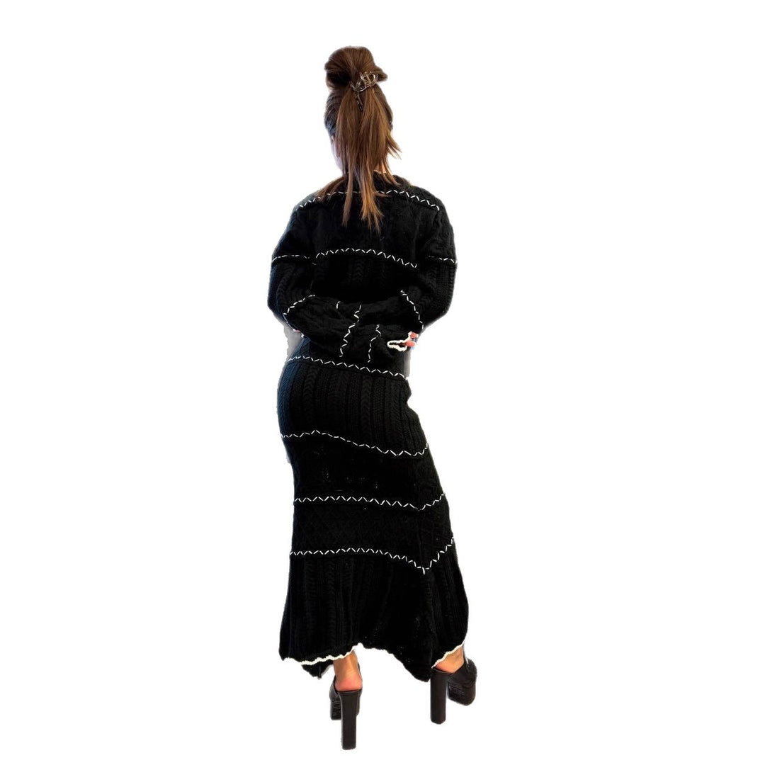 Robe en tricot pour femmes avec des détails en rib contrastés et une patte de boutons Chic & Stil