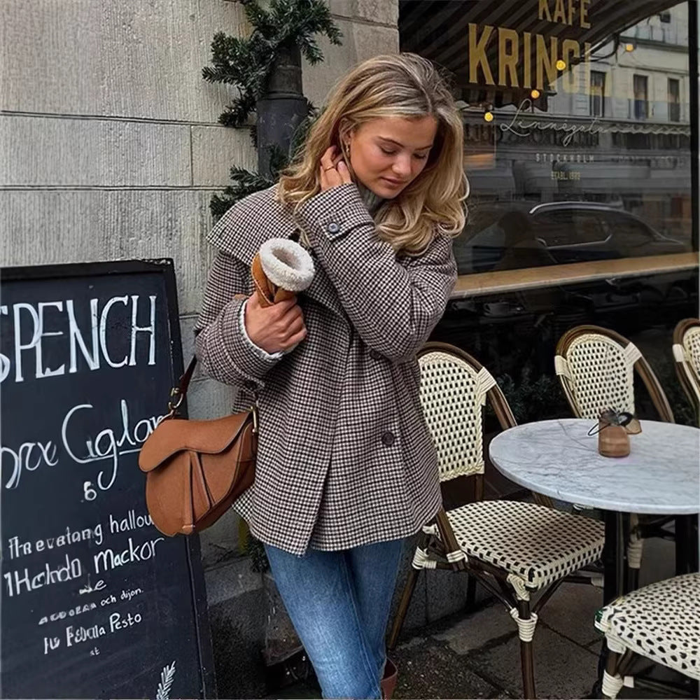 Veste en tweed à la mode pour femmes avec patte de boutonnage double et détails décoratifs Chic & Stil