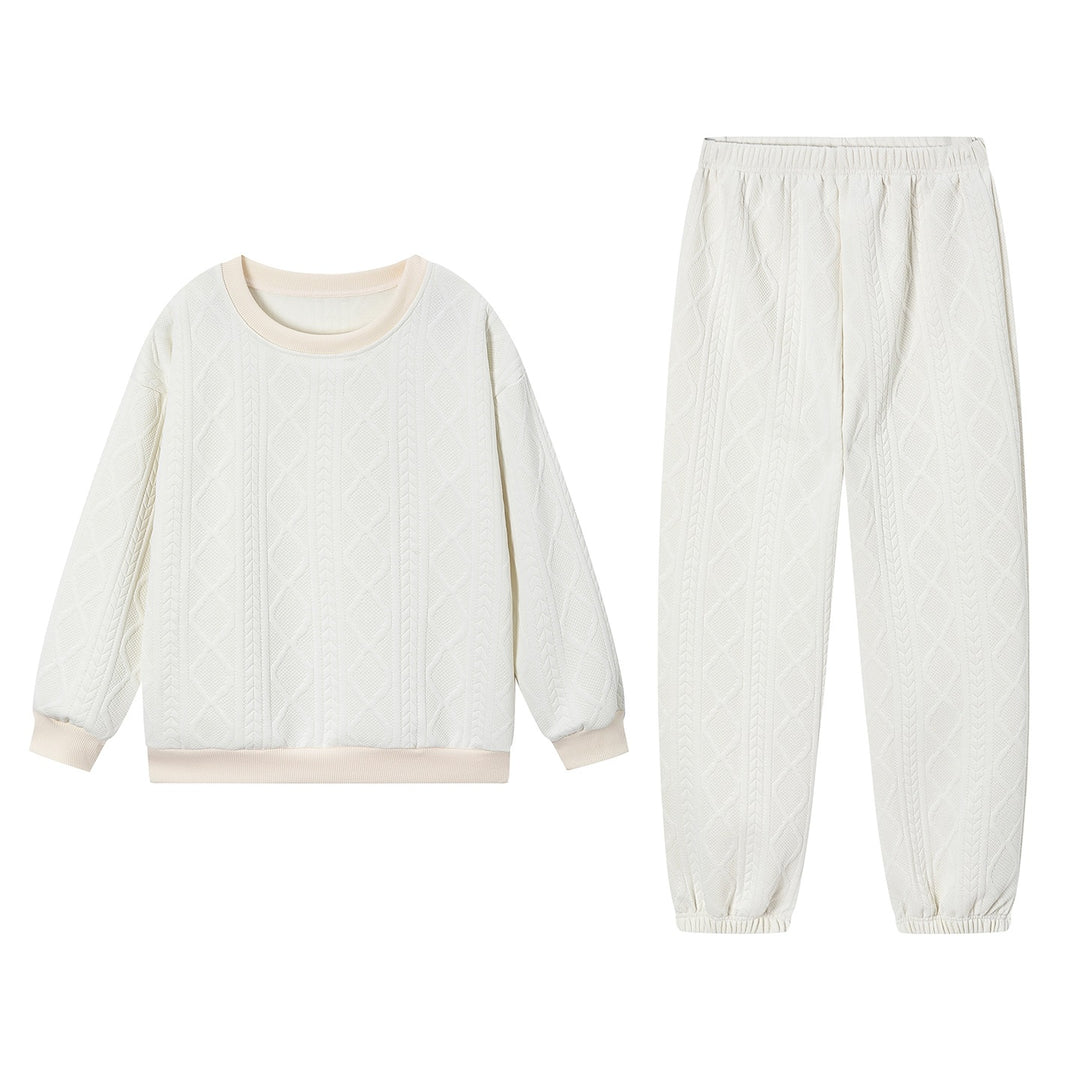Chic and Style women's knit lounge set