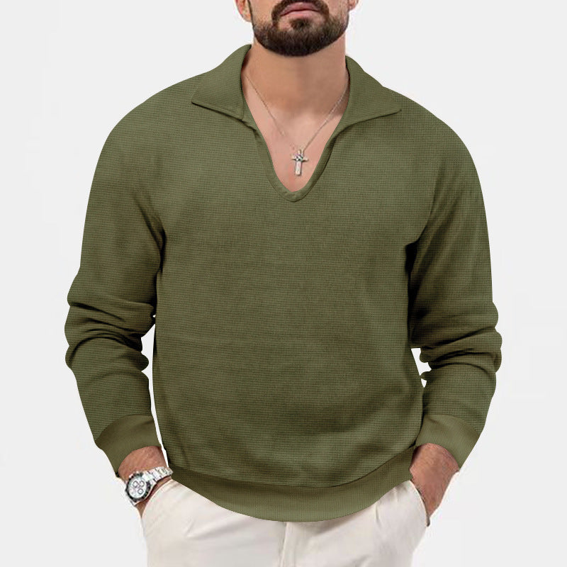 Sweater for men with trendy V-neck in breathable knit material Lune London