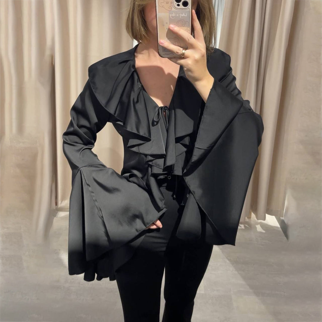 Women's blouse with voluminous lace details and wide sleeves Lune London