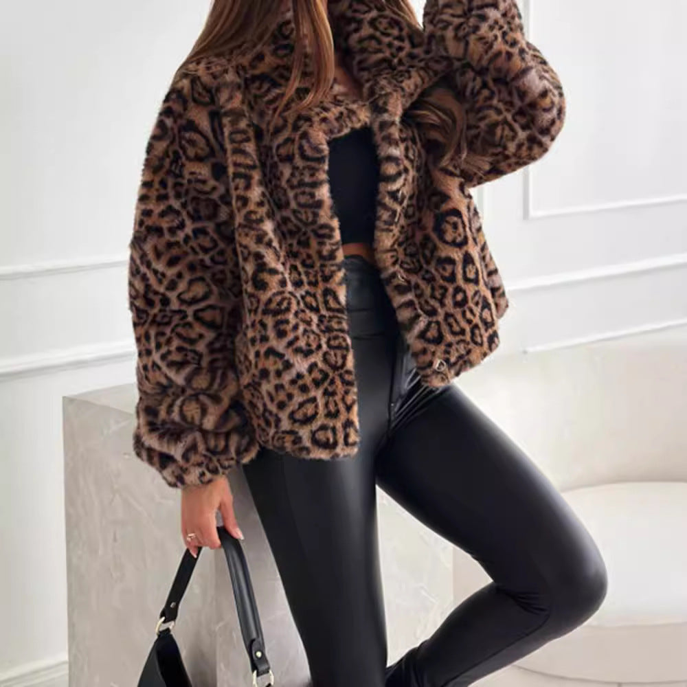 Faux fur jacket for women with a trendy leopard pattern Lune London
