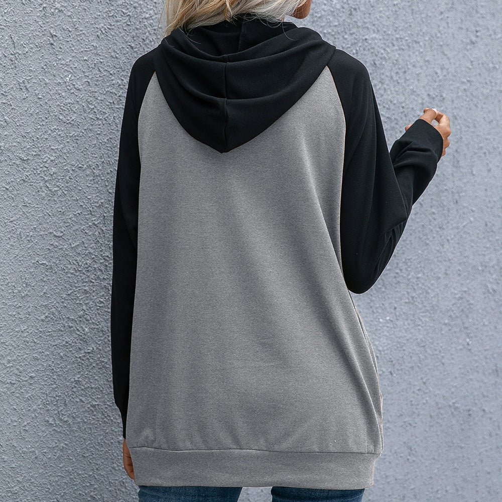 Casual hooded sweatshirt for women with pockets and sporty raglan cut Lune London