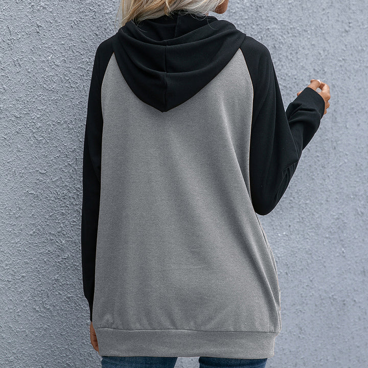 Casual hooded sweatshirt for women with pockets and sporty raglan cut Lune London