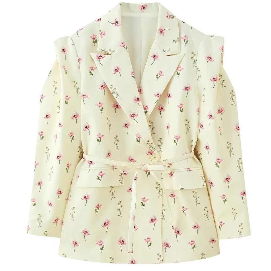 Veste blazer élégante pour femmes avec coupe ajustée et ceinture à nouer Chic & Stil