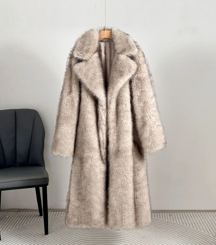 Women's Luxurious Faux Fur Coat In Generous Design Lune London