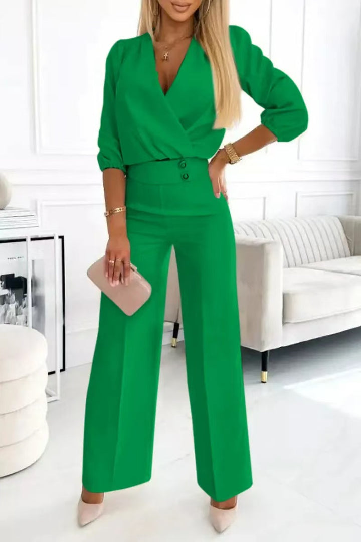 Combinaison élégante pour femme avec haut envolé et jambes taille haute Chic & Stil