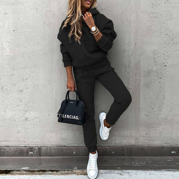 Casual women’s jogging set in soft material with high waist Lune London