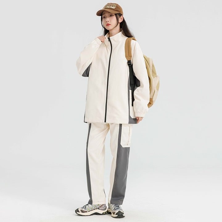 Complete athletic set for men with functional pockets and modern cut Lune London