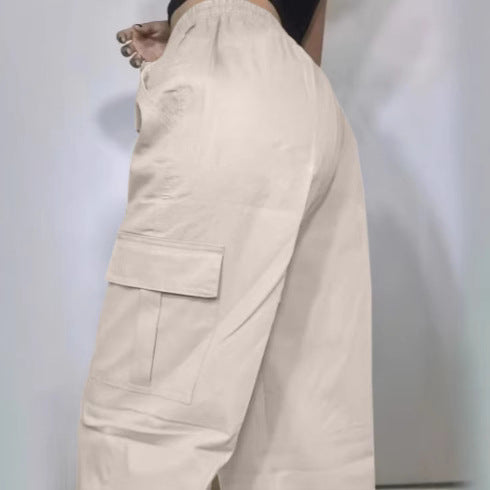 Cargo pants for women with elastic waistband and practical side pockets Lune London
