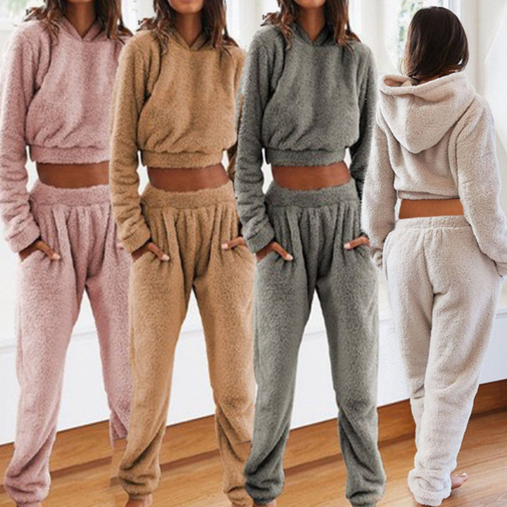 Cozy women's lounge set in soft fleece Lune London