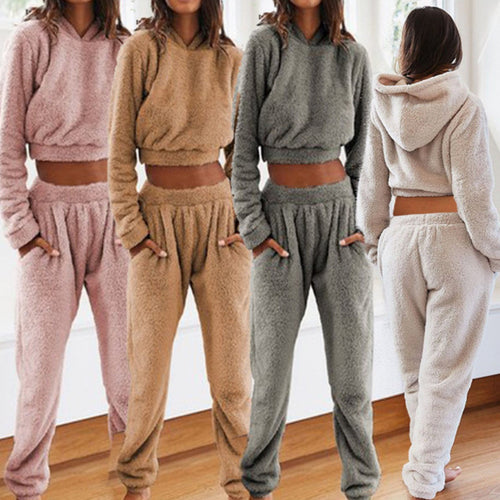 Cozy women's lounge set in soft fleece Lune London