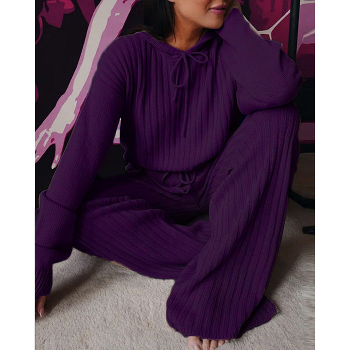 Comfortable women's outfit with hood and loose fit Lune London