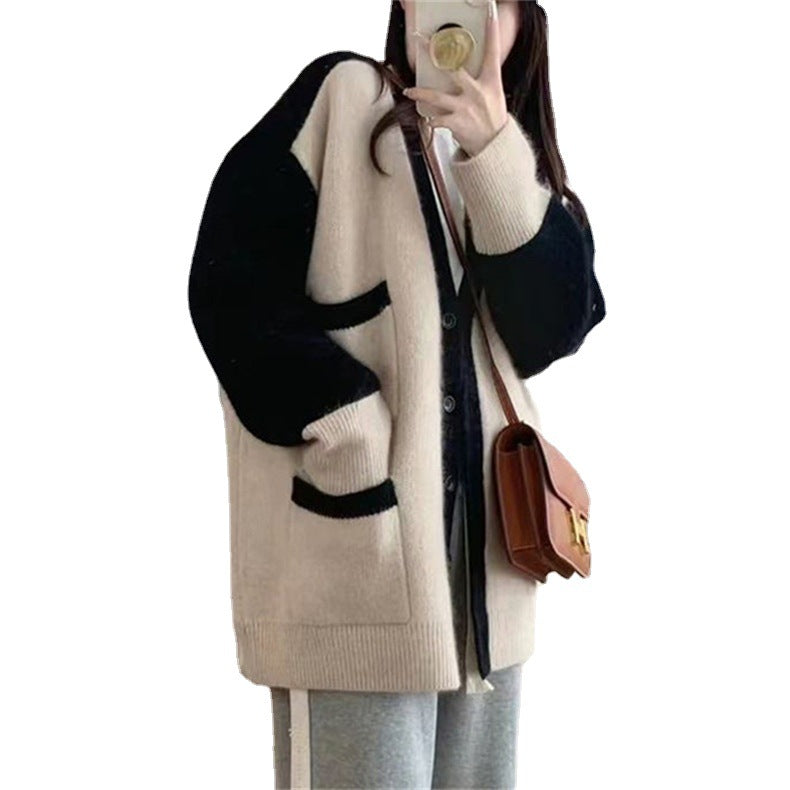 Knitted cardigan for women with decorative cut and practical pockets Lune London