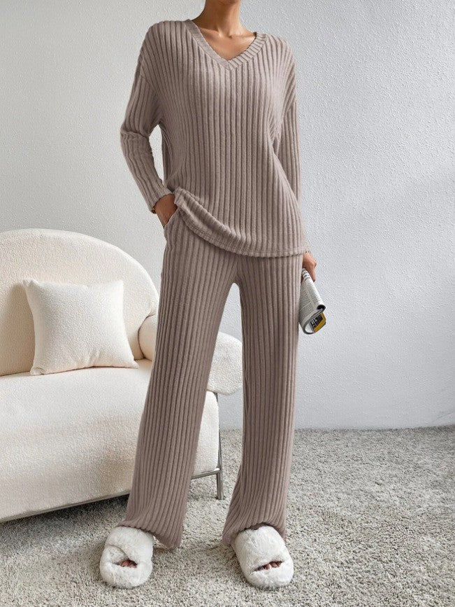 Combinaison en tricot confortable pour femmes au design moderne en rib Chic & Stil