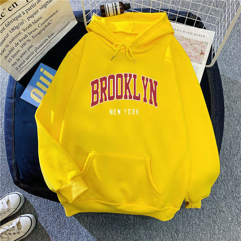 Women's hoodie with trendy Brooklyn print Chic & Stil