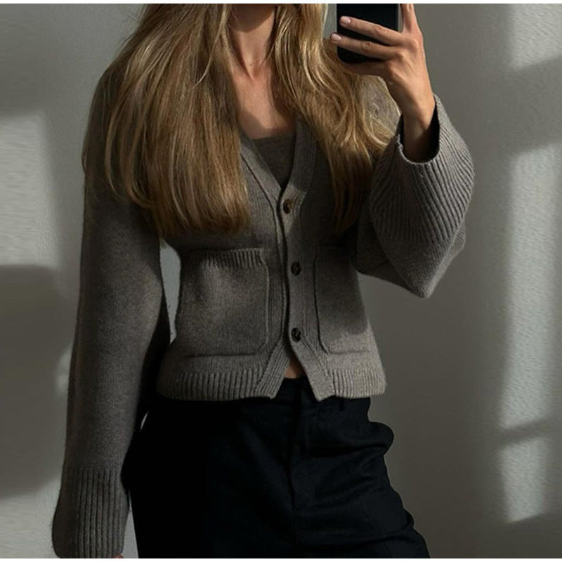 Ladies casual knit cardigan with a nice button placket and practical pockets Lune London