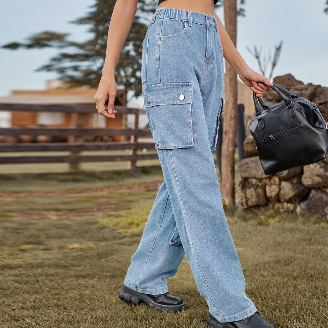 High-waisted cargo pants for women with practical pockets Lune London