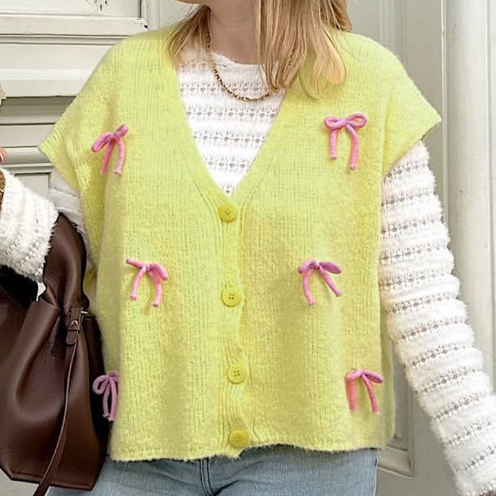 Cardigan pour femmes avec des détails de nœuds ludiques Chic & Stil