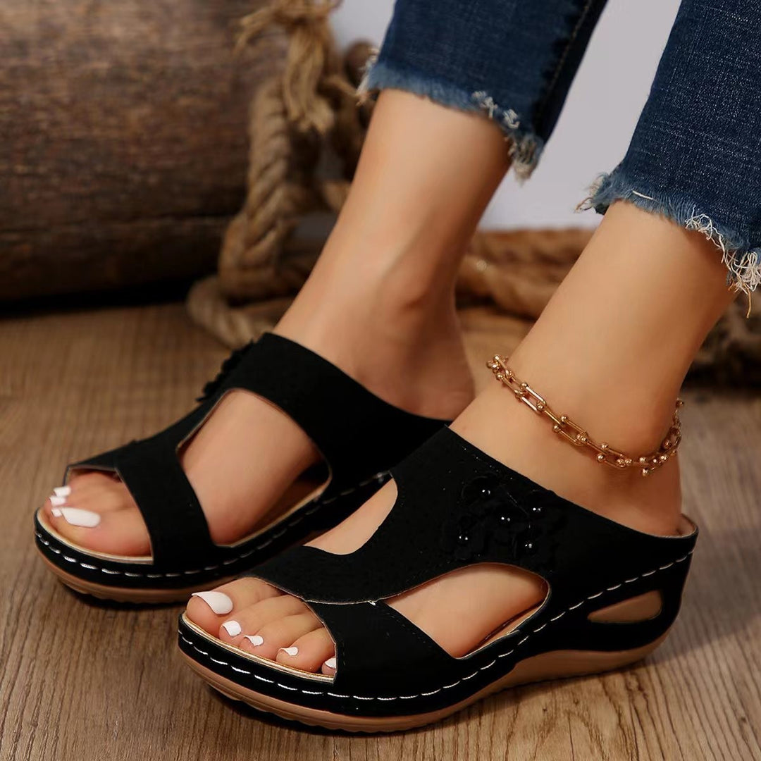 Comfortable strappy sandals for women with floral details Lune London