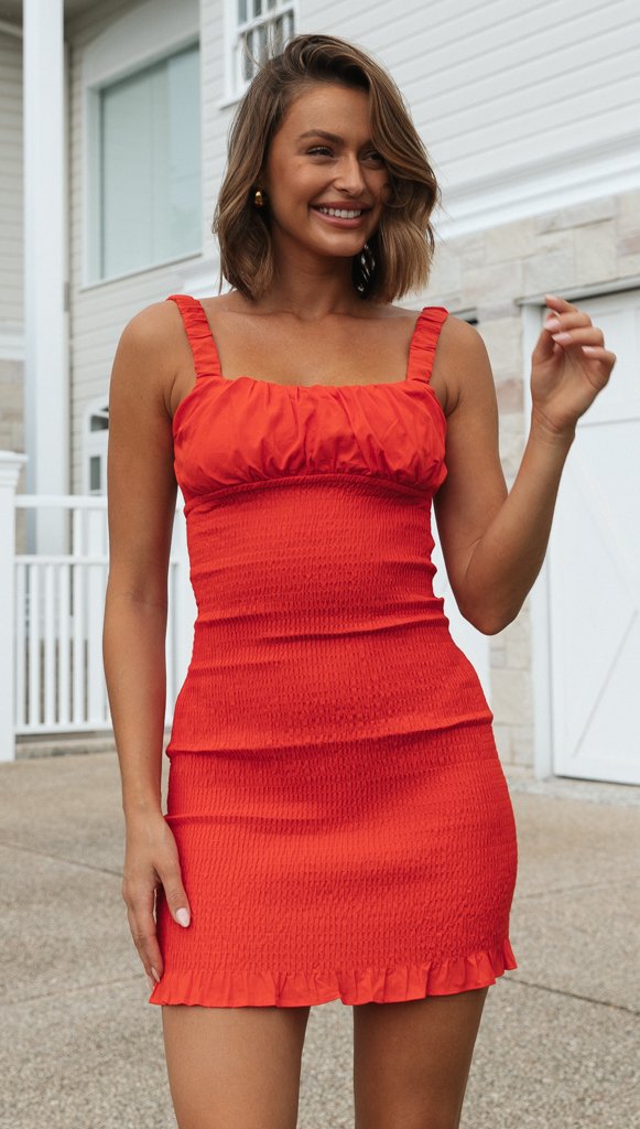 Robe d'été ajustée pour femmes avec détails en volants Chic & Stil