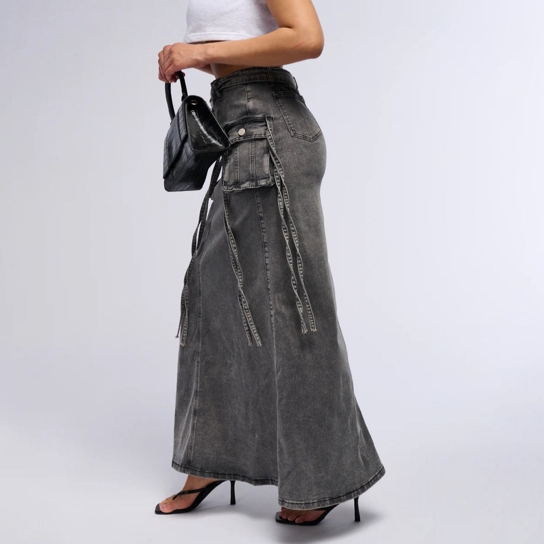 Long denim skirt for women with a high waist and practical pockets Lune London