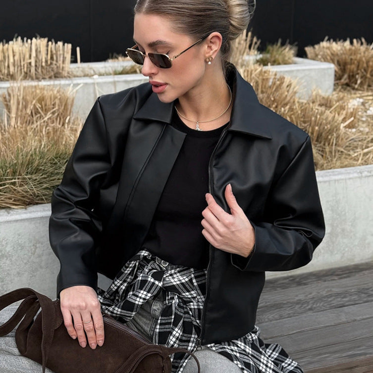 Faux leather jacket for women with an elegant collar and a modern cut Lune London