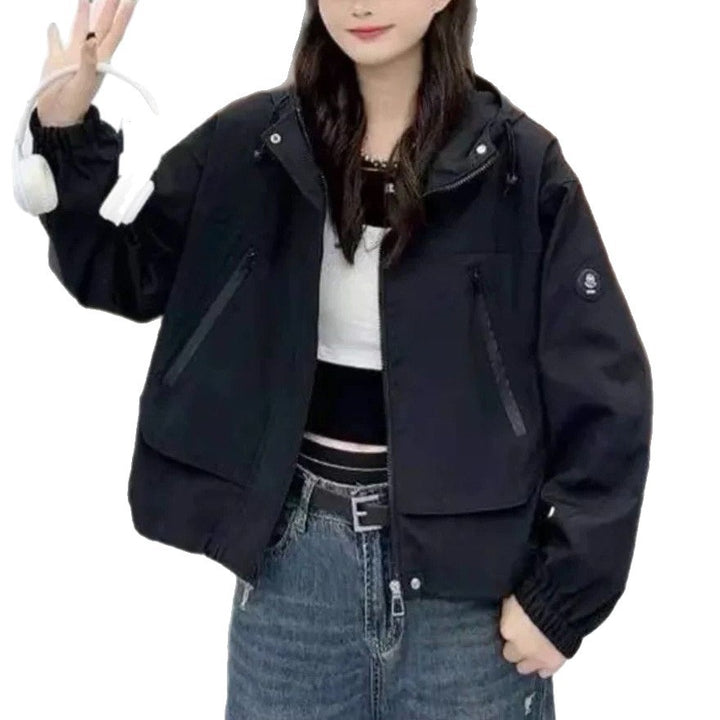 Veste de transition sportive pour femmes avec design de capuche pratique Chic & Stil