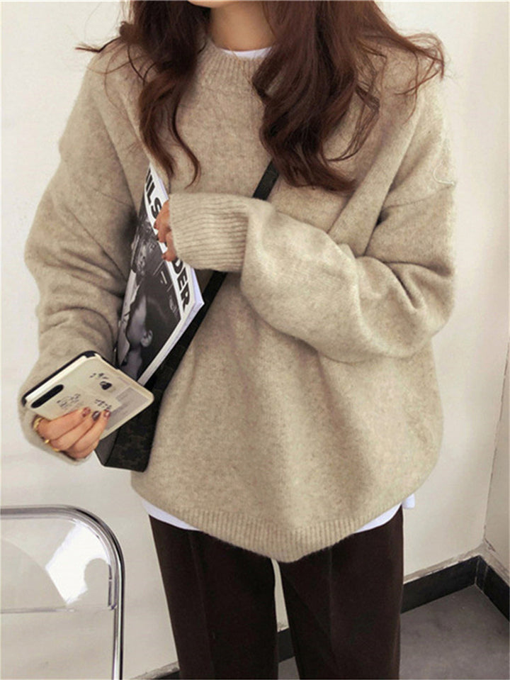 Oversized knitted pullover for women with a soft material and a relaxed fit Lune London