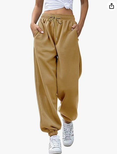 Women's casual sweatpants with high waistband and side zipper pockets Chic & Stil