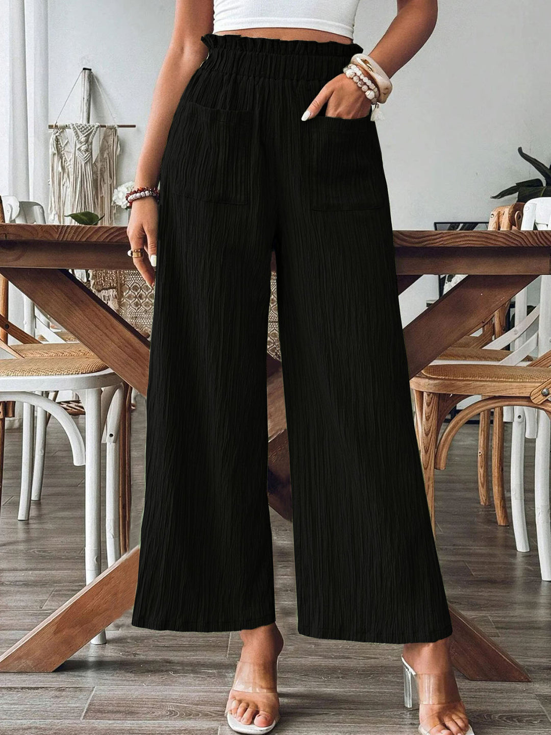 Loose linen pants for women with elastic waist and practical pockets Lune London