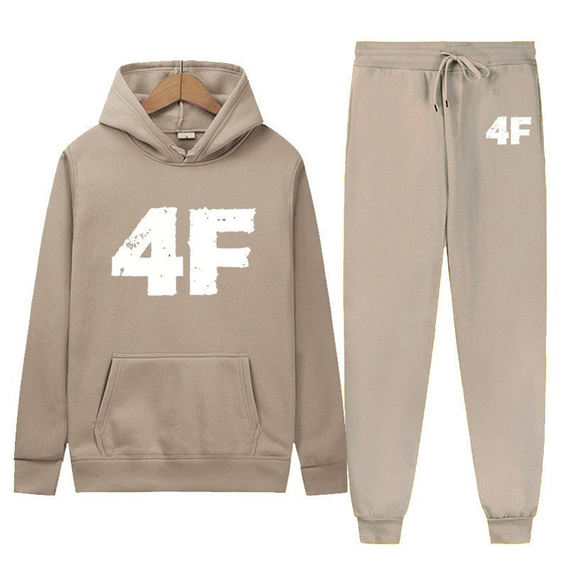 Women’s hoodie and joggers set with sporty comfort Chic & Stil