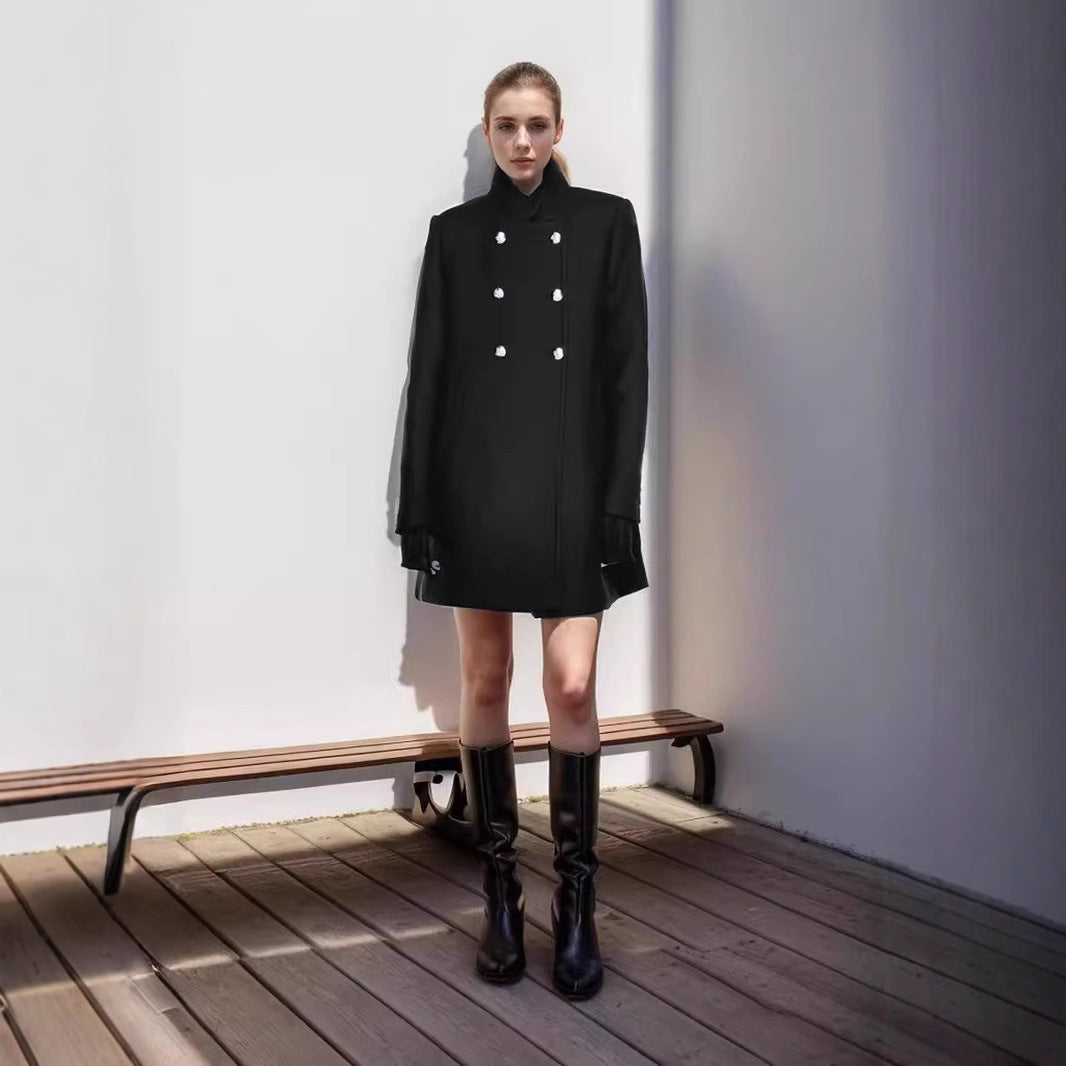 Elegant coat for women with double-breasted buttons Lune London