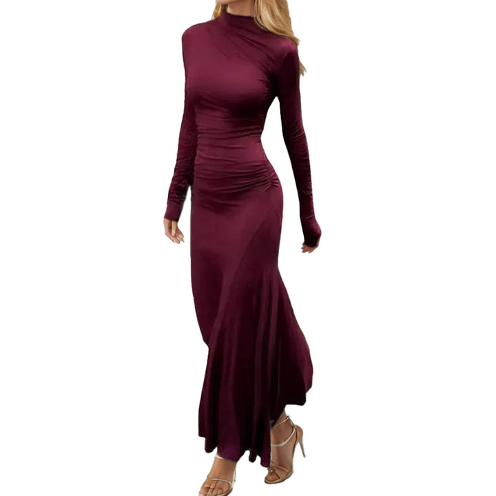 Robe maxi à manches longues pour femmes avec une coupe flatteuse et un col roulé élégant Chic & Stil